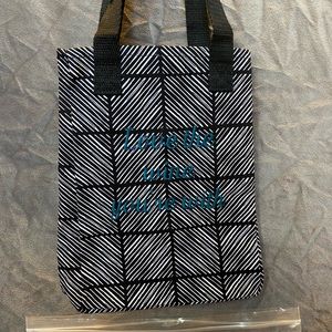 Thirty-One Wine Tote - Holds two Bottles!